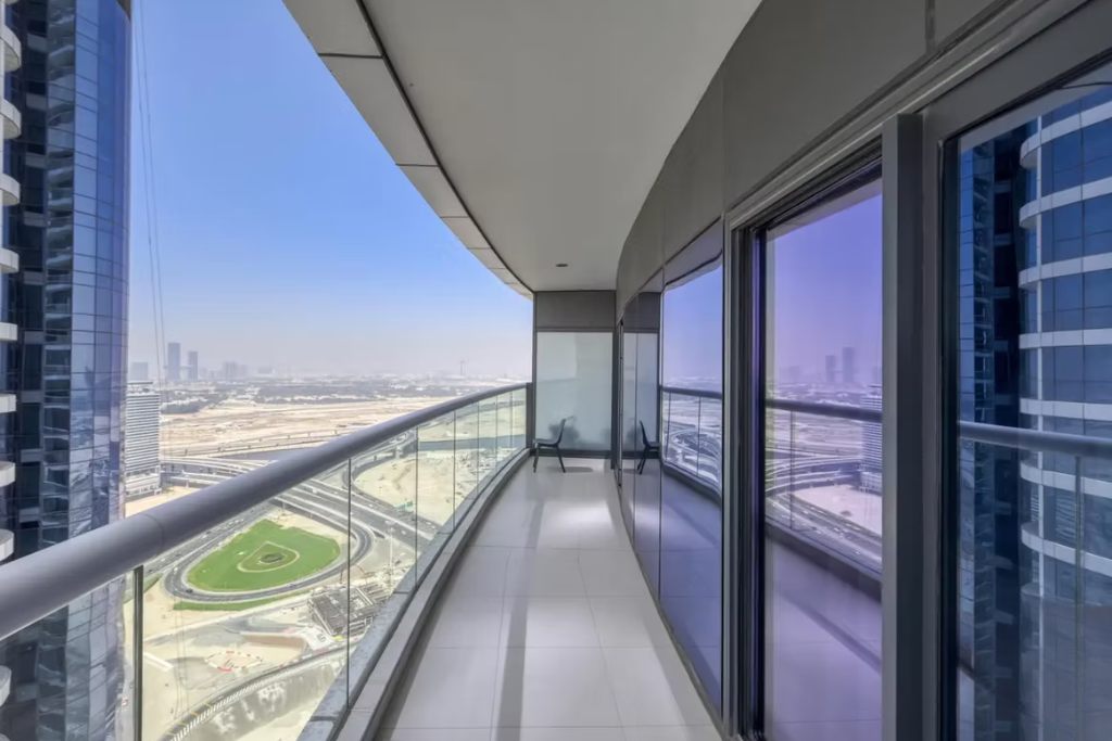 EagleEye | Paramount Tower D | 1BR | Sleeps 3/4